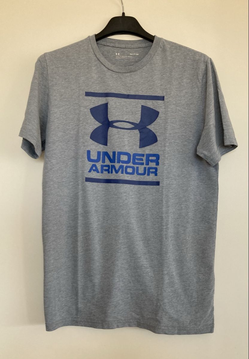 Under Armour T-Shirts: T-shirt Under Armour gris, taille S – Gebraucht aus Chêne-Bougeries von GiovannaDiLoreto 1