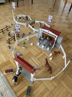 Pferde Turnier mit 12 Schleichpferden