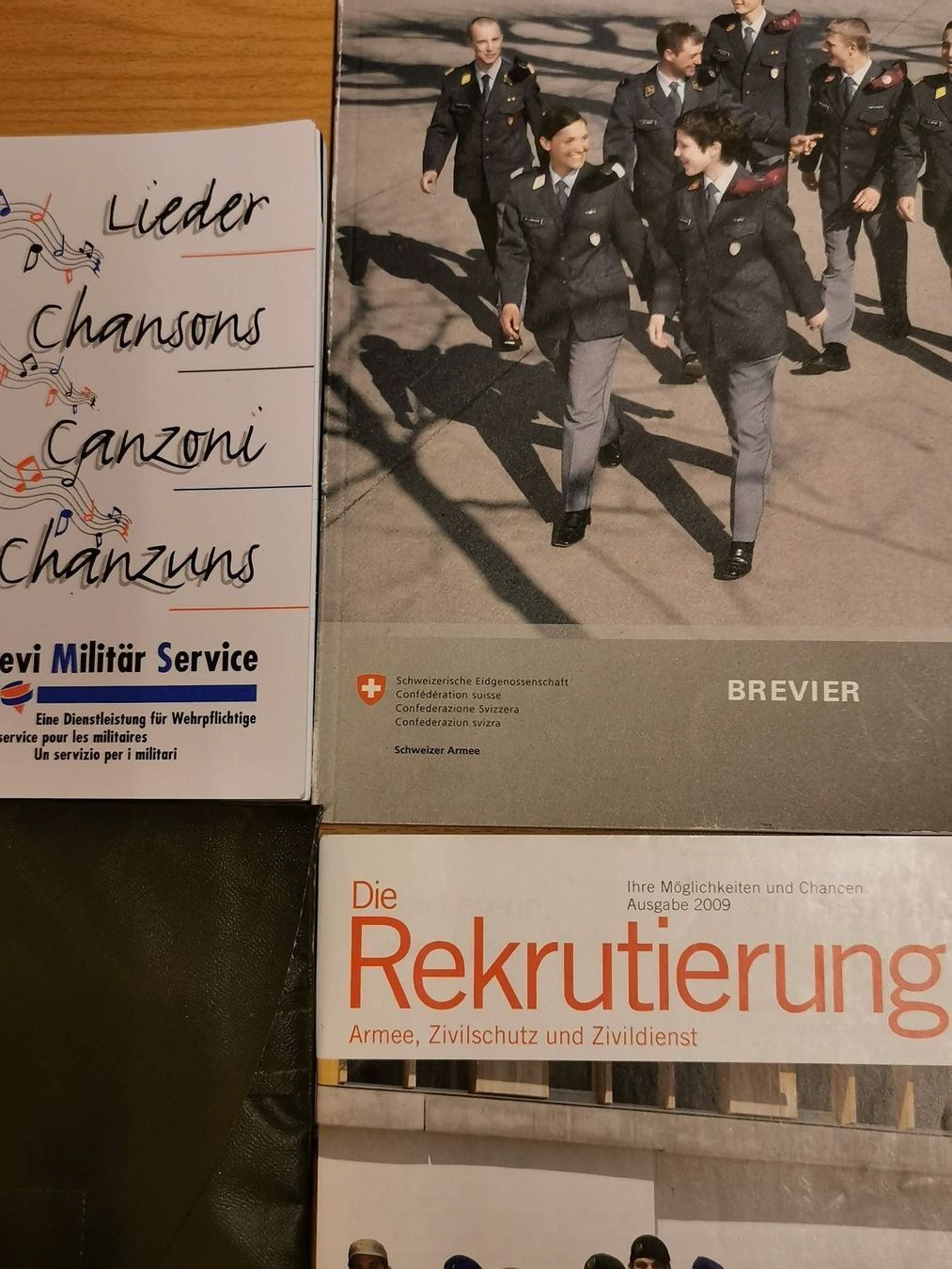 Riviste & Magazine: Reglemente & Dokumente Armee 21 – Usato da Spiegel b. Bern venduto da JeromeG9 1