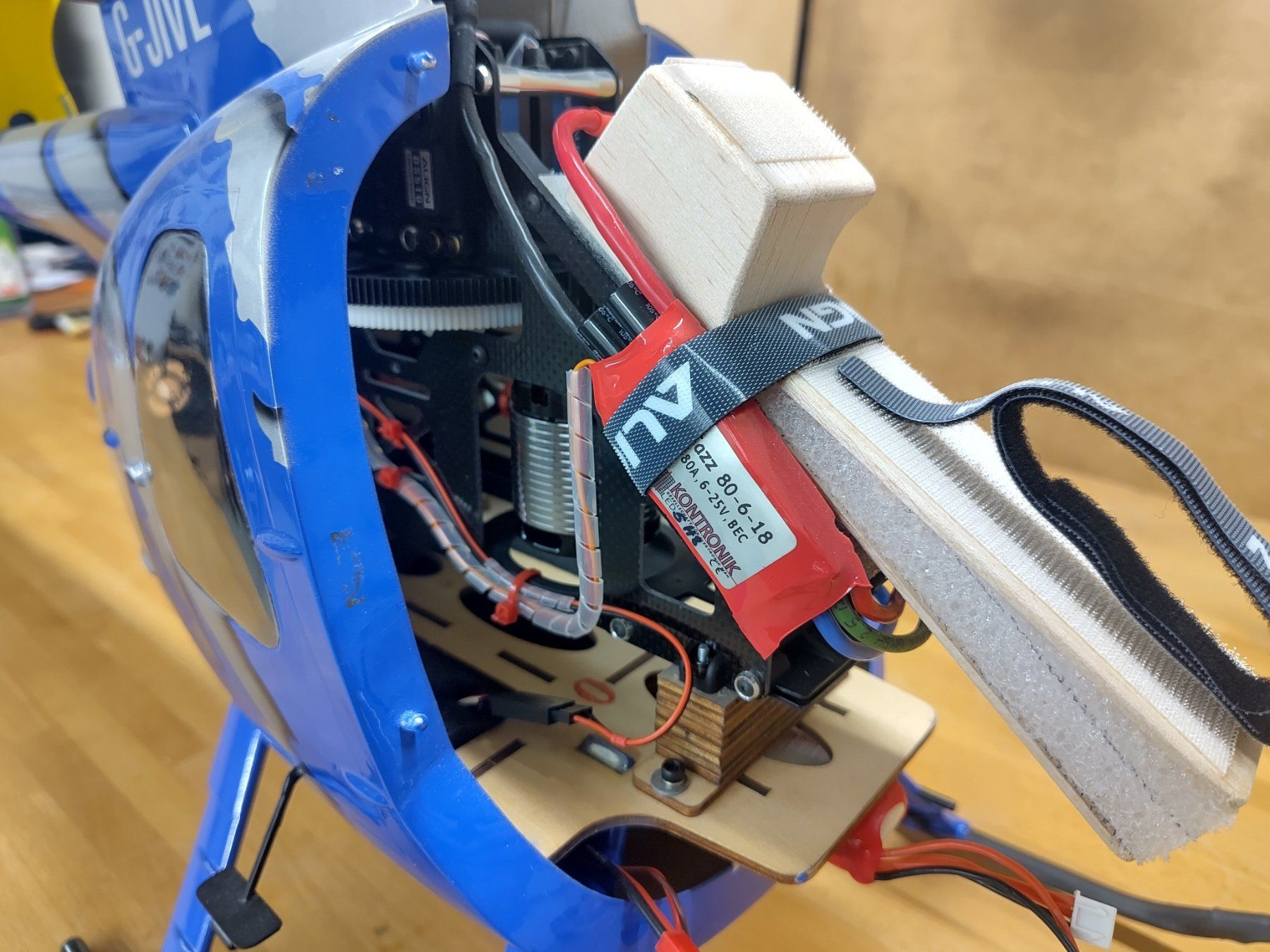 RC Kits de montage: T Rex 500 – D'occasion à Kirchberg BE par stegge 3