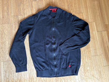 Hugo Boss Strickjacke Grösse L - Zeitloser Klassiker!
