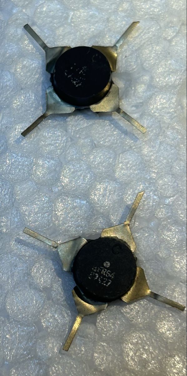 Philips Componenti elettronici: Transistor Philips BRF64, 2 pezzi . RF up to 1 GHZ – Nuovo (secondo la descrizione) da S.Antonino venduto da hb9cxz