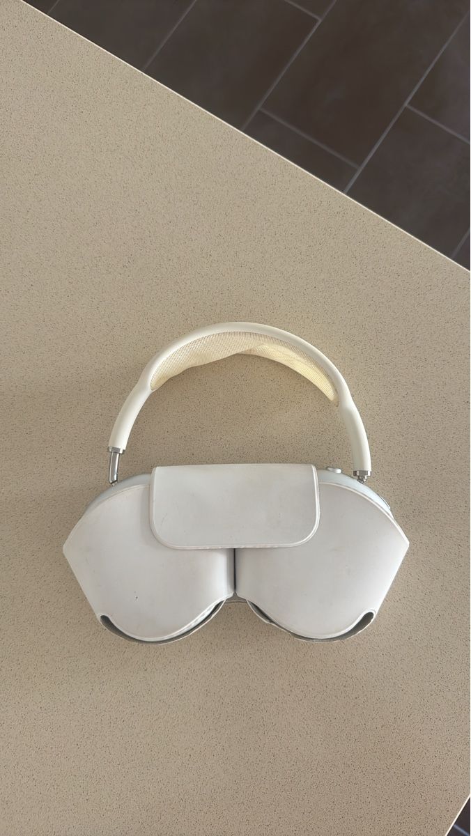 Apple Cuffie: Apple AirPods Max Kopfhörer, silber, defekt – Difettoso da Baar venduto da alevalero