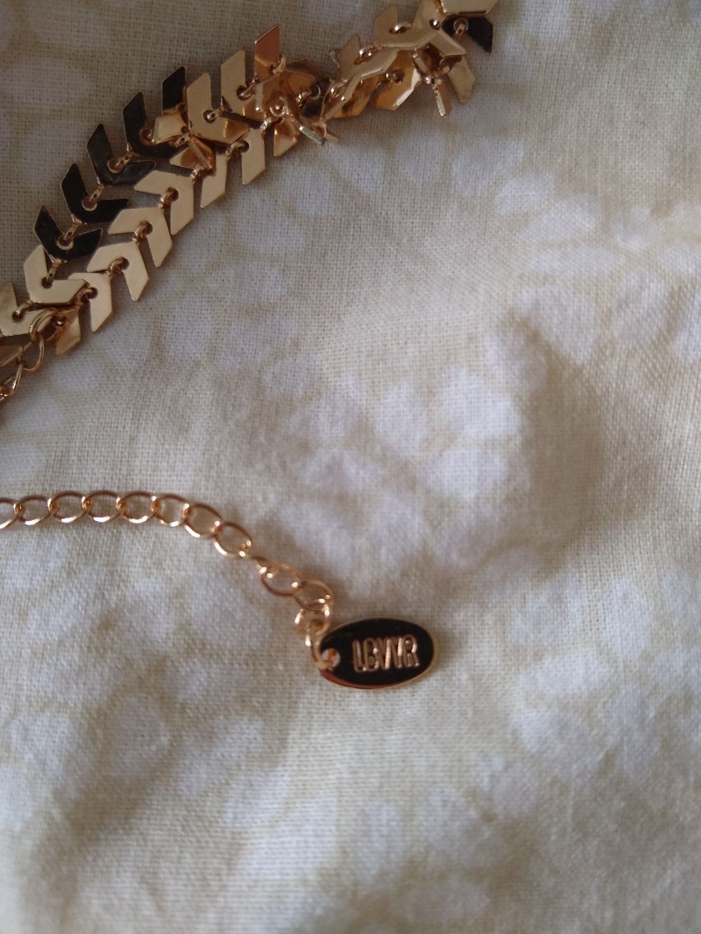 Armbänder & -reifen: Bracelet with Chevron Pattern – Neu (gemäss Beschreibung) aus Dübendorf von LoRi-2026 2