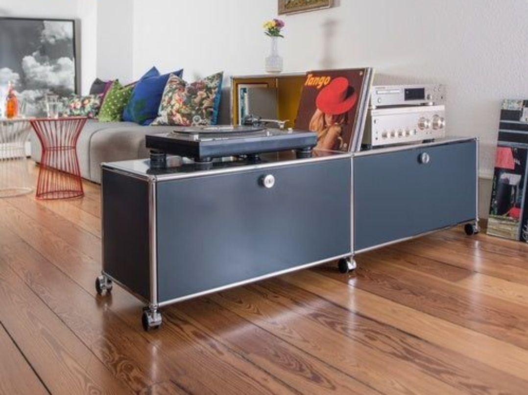 USM Mobili TV: USM TV Lowboard Anthrazitgrau  – Usato da Zürich venduto da LUXUS2020