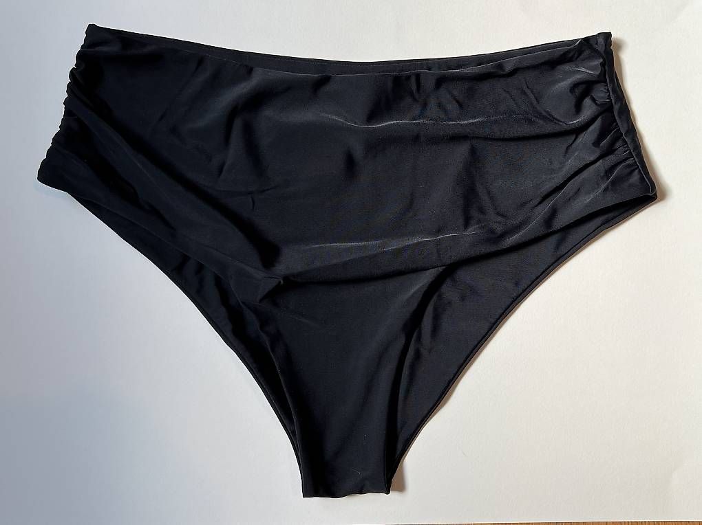 Costumi da bagno & Bikini: Bikini Unterteil schwarz (XL) – Usato da Wädenswil venduto da esp_z8tb