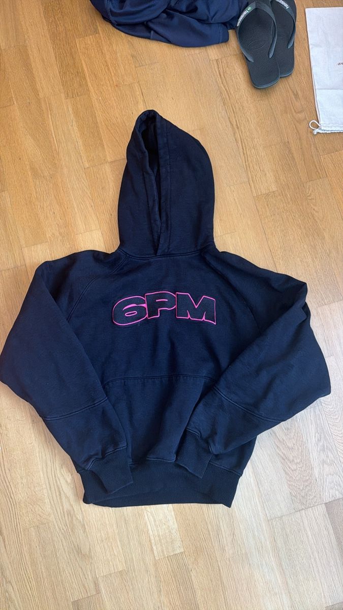 6PM Maglioni & Felpe: 6PM exklusiv hoodie – Usato da Basel venduto da nicolasschneeberger