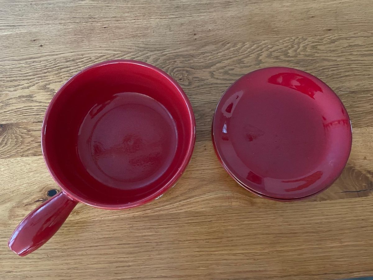 Padelle: Fonduecaquelon Keramik rot mit Kühen – Usato da Hombrechtikon venduto da baersandro 1