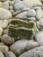 Serpentin/Silberauge roh
