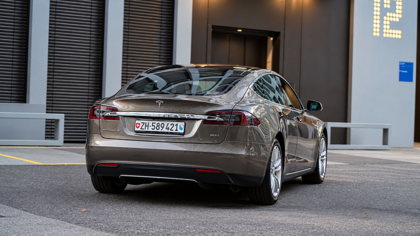 Tesla Autos: Tesla Model S 90D 124300km – D'occasion à Diessenhofen par ilovetouch10 2
