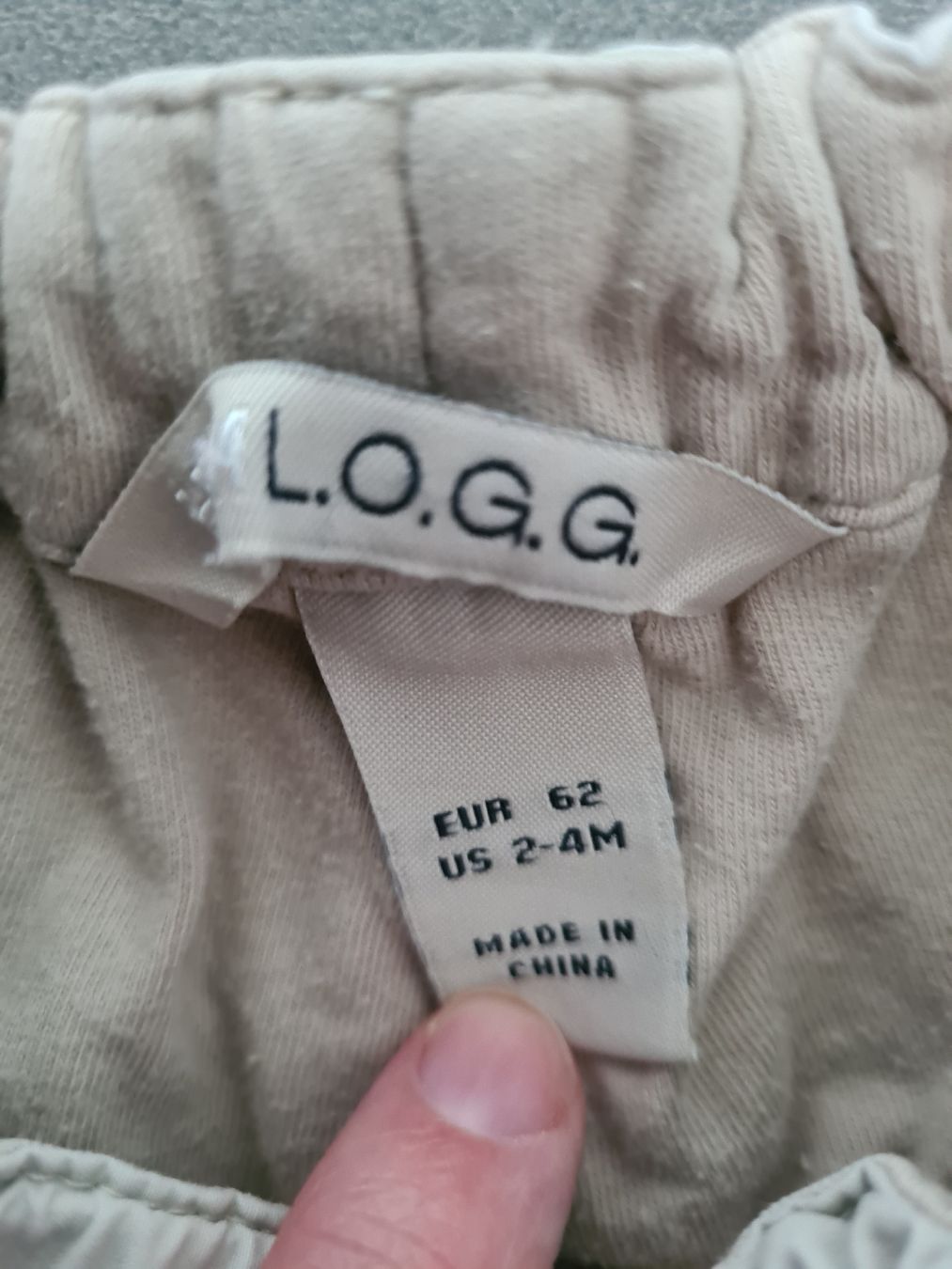 H&M Pantaloni: Hose L.O.G.G. beige Grösse 62 – Usato da Kriens venduto da Mirii91 2