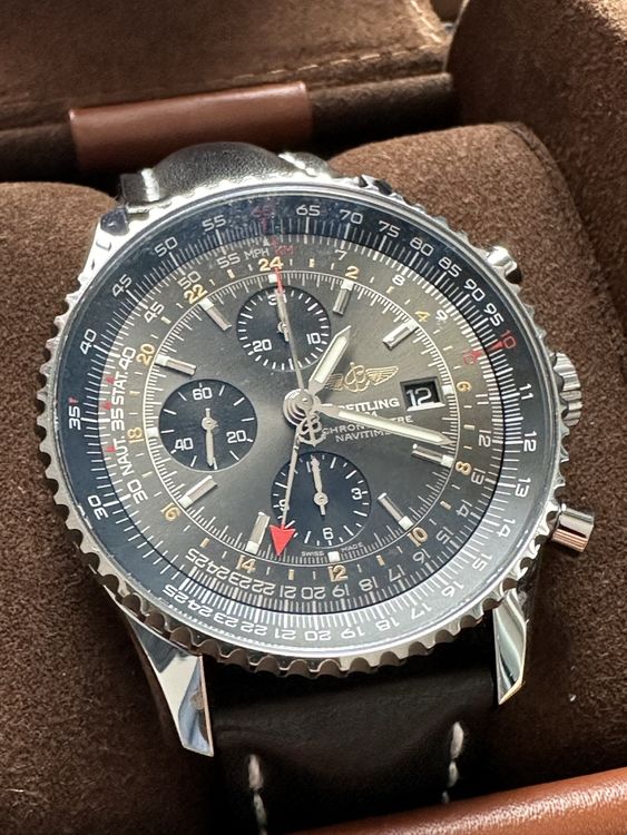 Breitling Navitimer World GMT Limited 157/300 (Gebraucht) in - Main Image