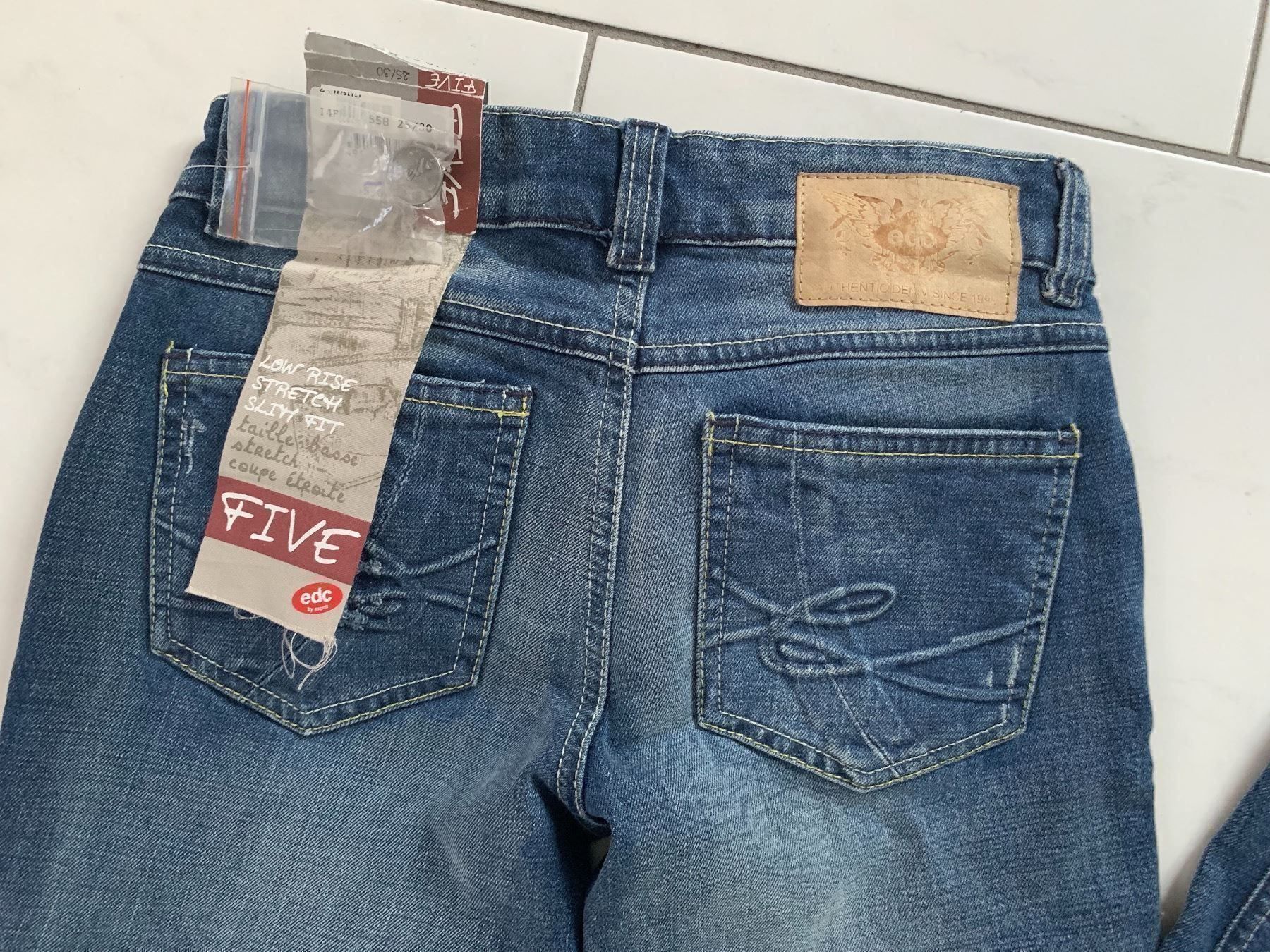 Esprit Jeans: ESPRIT EDC Jeans W25 L30 – Nuovo e nell'imballaggio originale da Genève venduto da sunandwind 2