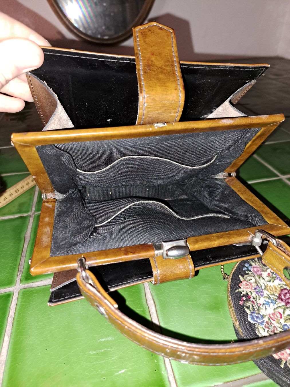 Borse: antike Handtasche aus braunem Leder, – Usato da Kölliken venduto da Upcycling-by-Mc-TAM 5