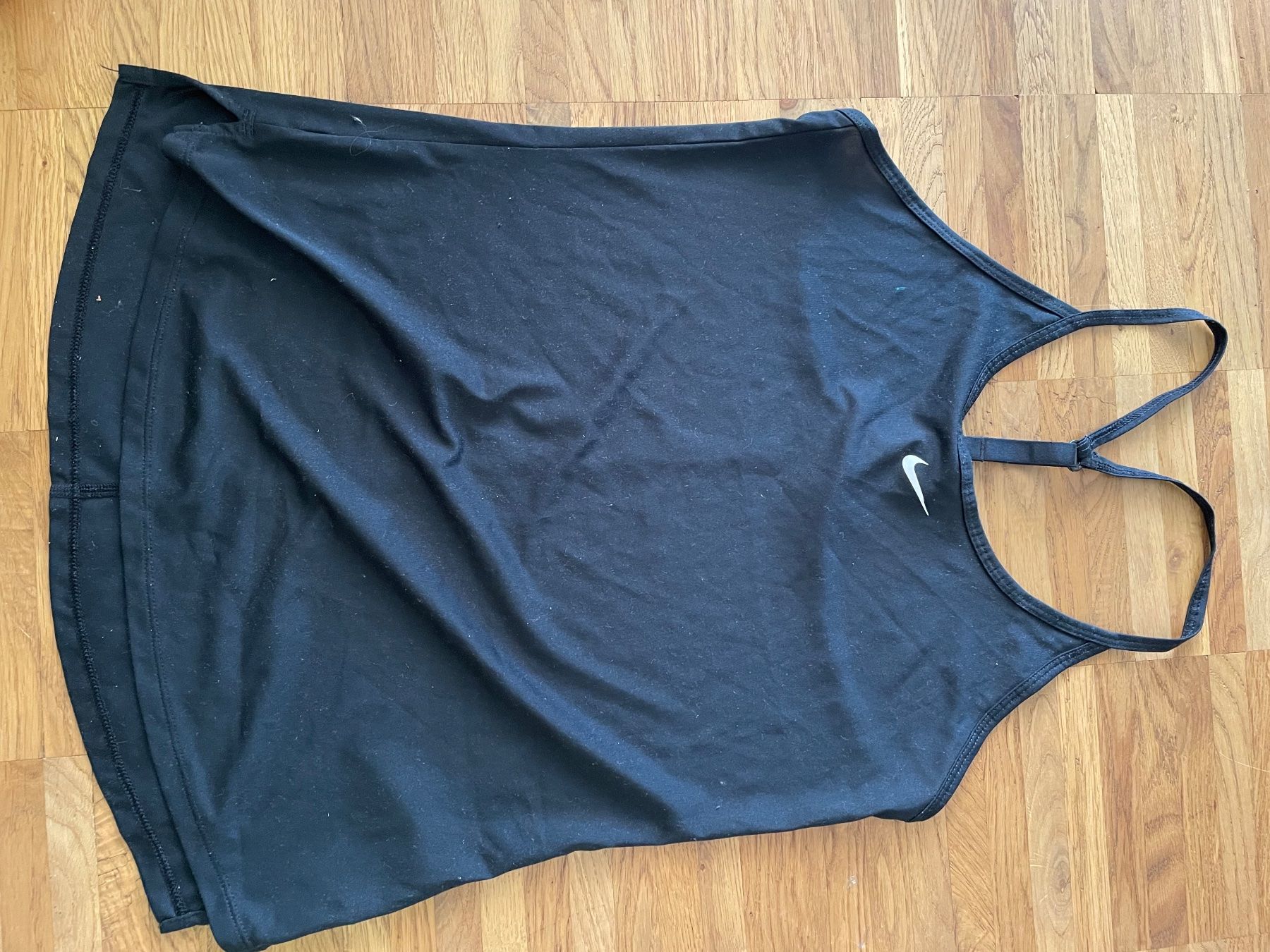 Tops: Nike tank top schwarz, Grösse S – Gebraucht aus Männedorf von bluebird35