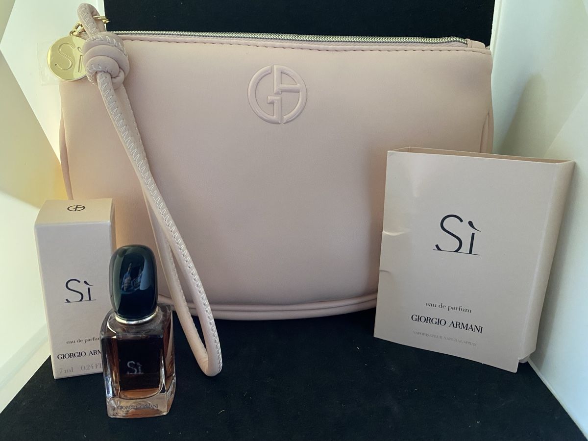 Armani Profumi & Eau de Toilette: Trio Sì de Giorgio Armani – Nuovo e nell'imballaggio originale da Bouveret venduto da wes_7zll