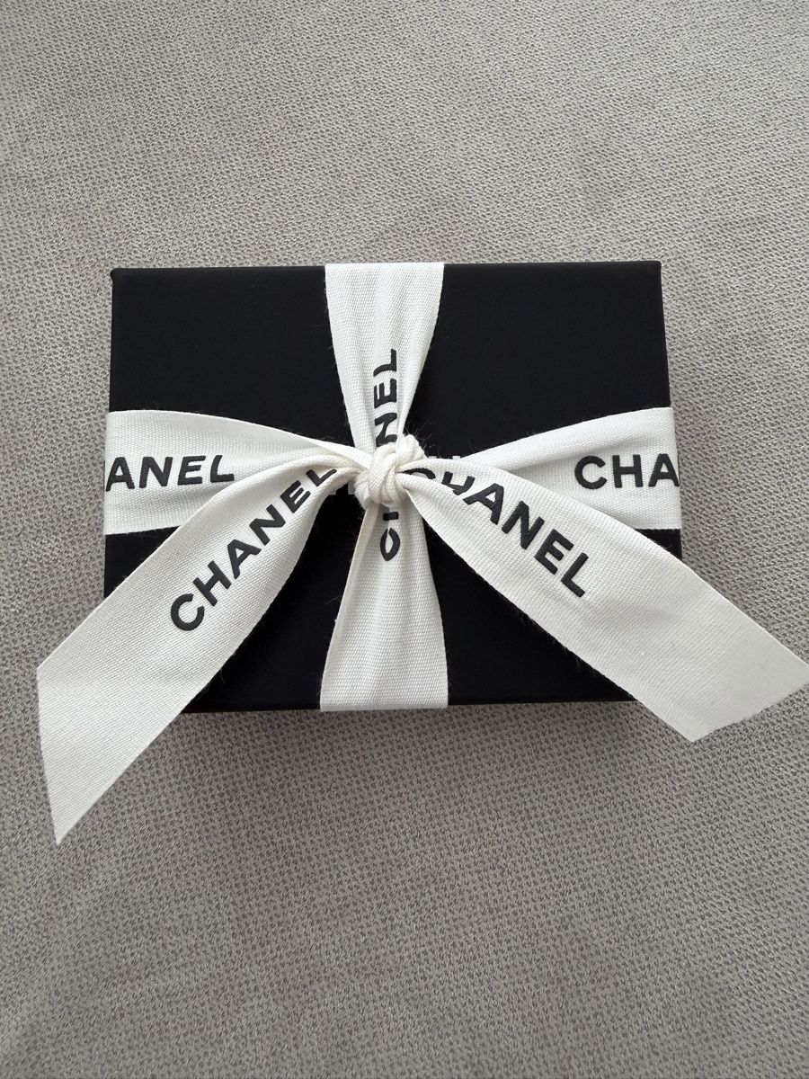 Chanel Orecchini pendenti & Orecchini a lobo: Chanel CC Drop Earrings mit Perlen – Nuovo (secondo la descrizione) da luzern venduto da 1Merita 5