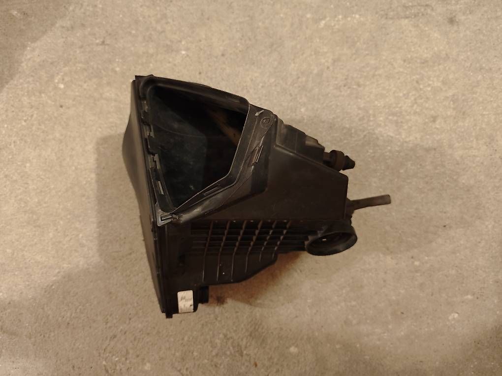 Tutti pezzi di ricambio auto: Audi Luftfilterkasten / Air box OEM – Usato da zürich venduto da Tonka21 1