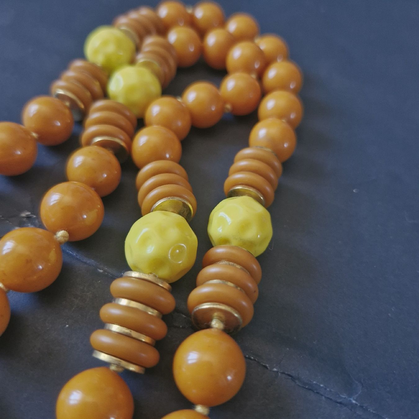 Catenine: Collier orange  – Usato da Neuchâtel venduto da yas_zdb7 2