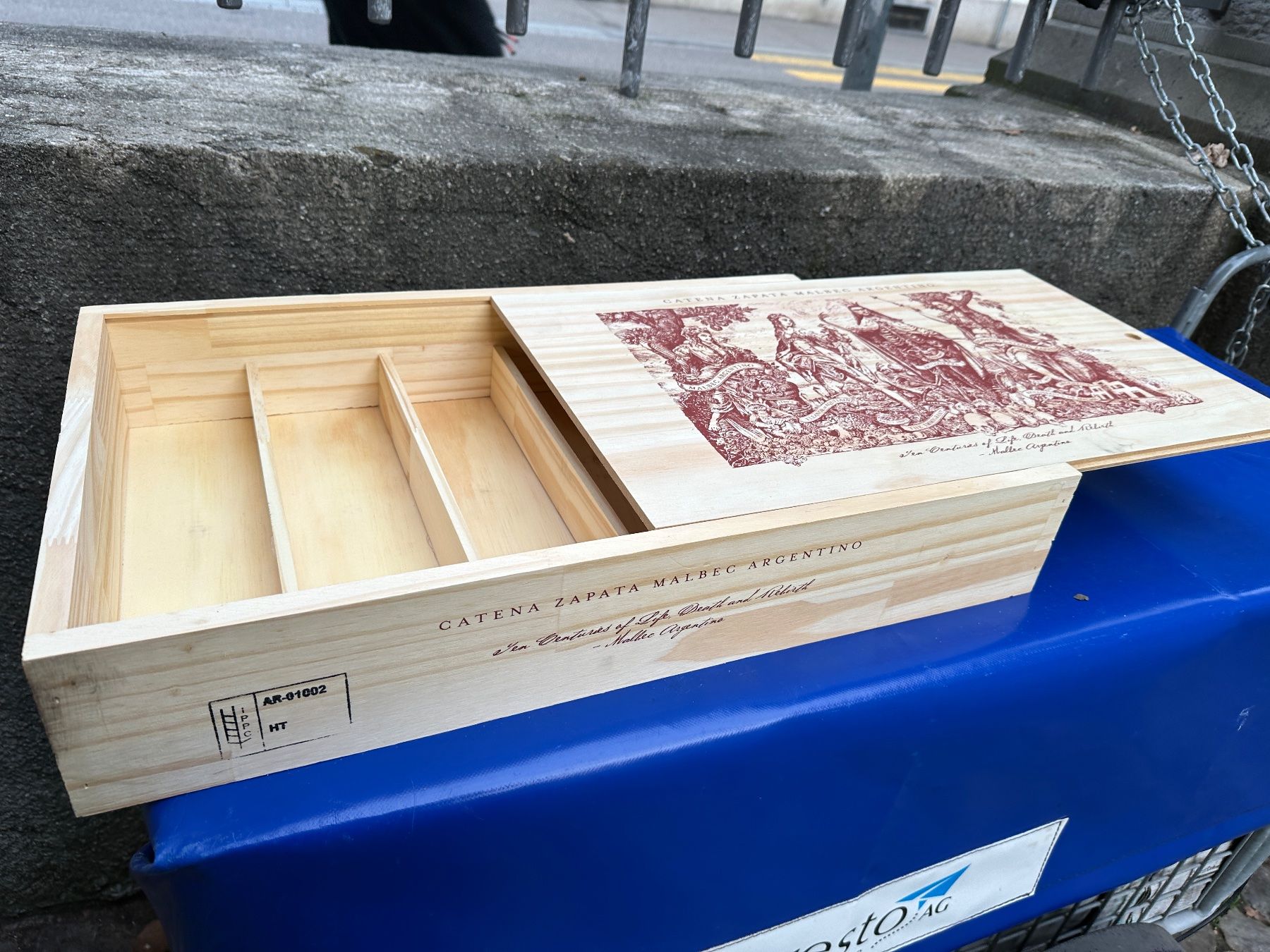 Altro: Weinkiste mit Schiebedeckel mit Skelett / Totenkopf Bild – Usato da Zürich venduto da atlantis77 6