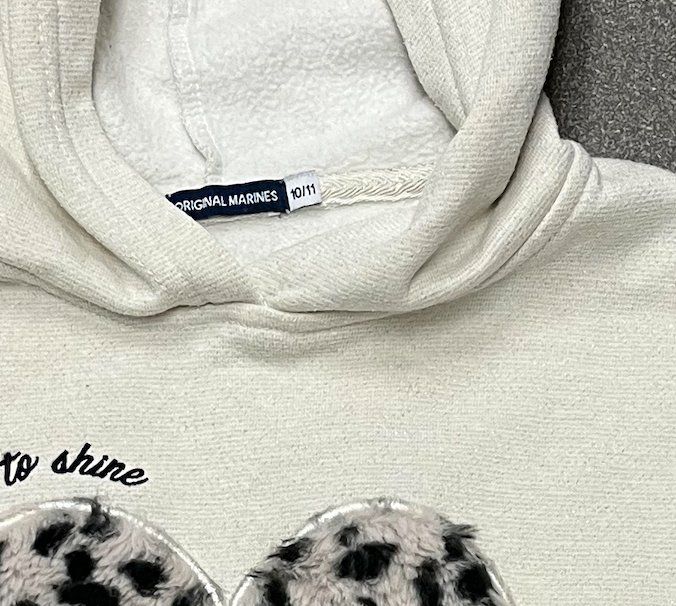 Pullover & Sweatshirts: (COPY) Mädchen Kapuzen pull over Y8-10 – Gebraucht aus Malleray von ste_rx2t 1