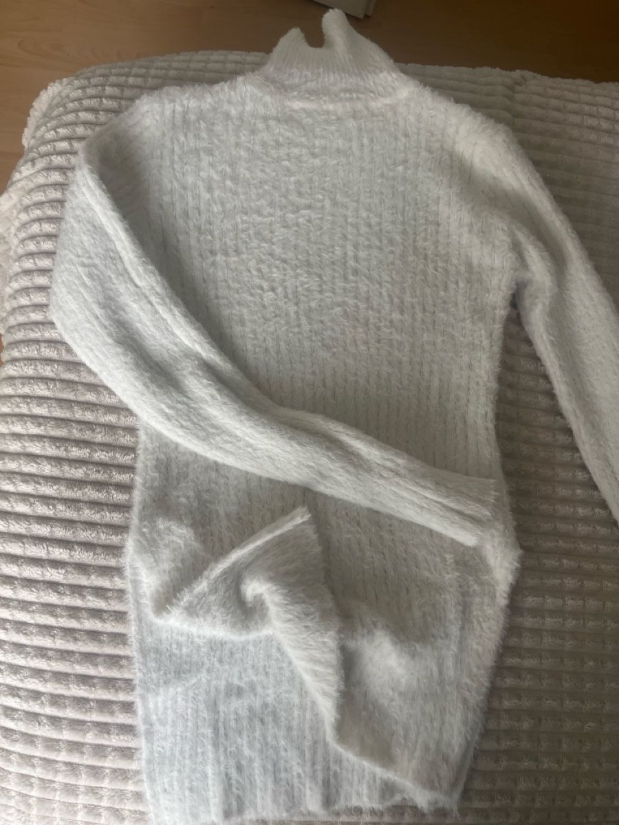 Maglioni & Felpe: Weisser flauschiger Pullover mit Rollkragen Grösse S – Usato da Arch venduto da sibylle.anne 2