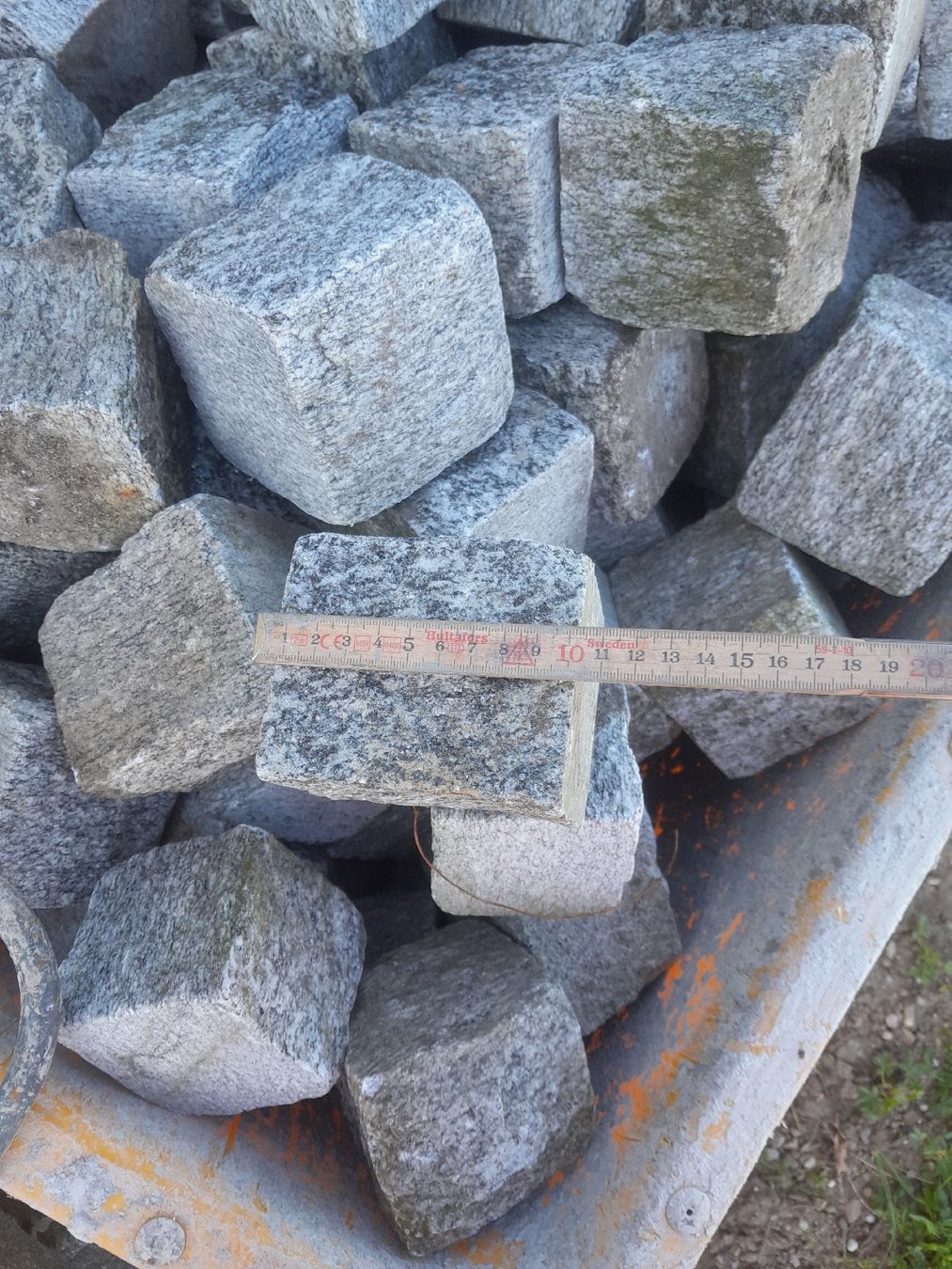 Pietre & tegole: Pflastersteine 8/11 cm Tessiner Granit – Nuovo (secondo la descrizione) da Hinwil venduto da lkl_yjw7 2