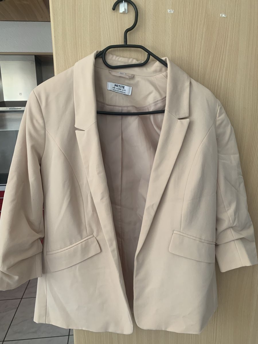 Vestes: Blazer beige taille 38 – D'occasion à Domdidier par qatar1973 2