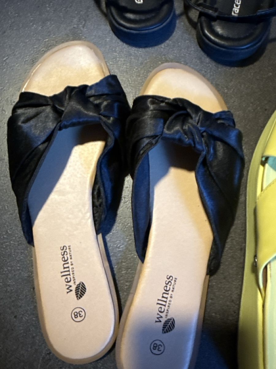 Ugg Chaussures femmes: Ugg Pantoletten  – D'occasion à Pieterlen par Ksenia3003 4
