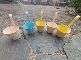 5 bunte Pflanzbecher mit Henkel, ca 13 cm Höhe + Durchmesser