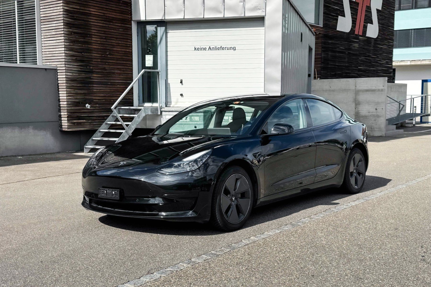 Tesla Autos: Tesla Model 3 SR RWD P – Gebraucht aus Sirnach von cartrade24_bucan