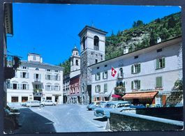 Poschiavo Piazza Comunale/ Oldtimer Autos