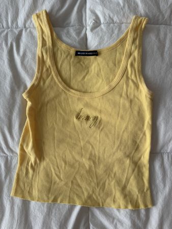 Top d'été Brandy Melville Jaune, broderie "honey"🌼
