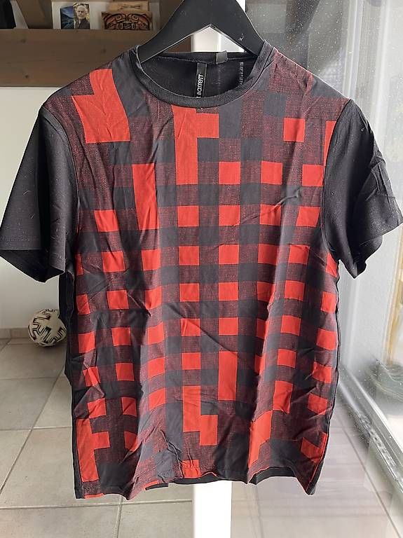 T-shirt: Neil Barrett T-Shirt Grösse M – Usato da Goldau venduto da locherrogerio 1