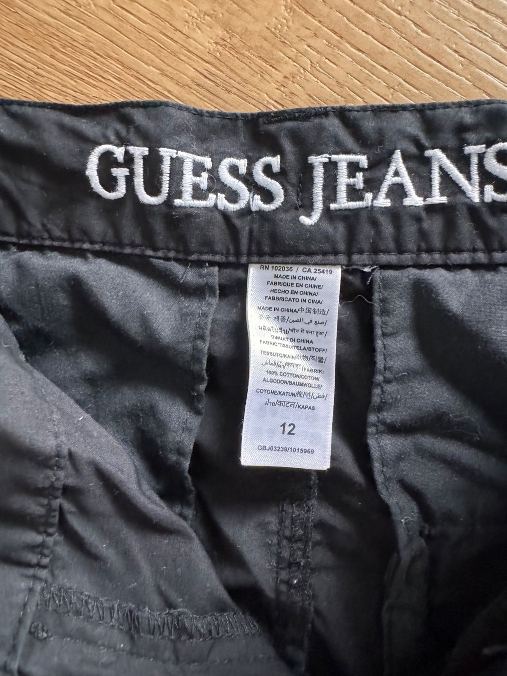 Guess Pantaloni: Marken Shorts – Usato da Frauenfeld venduto da Jacqueline050 3