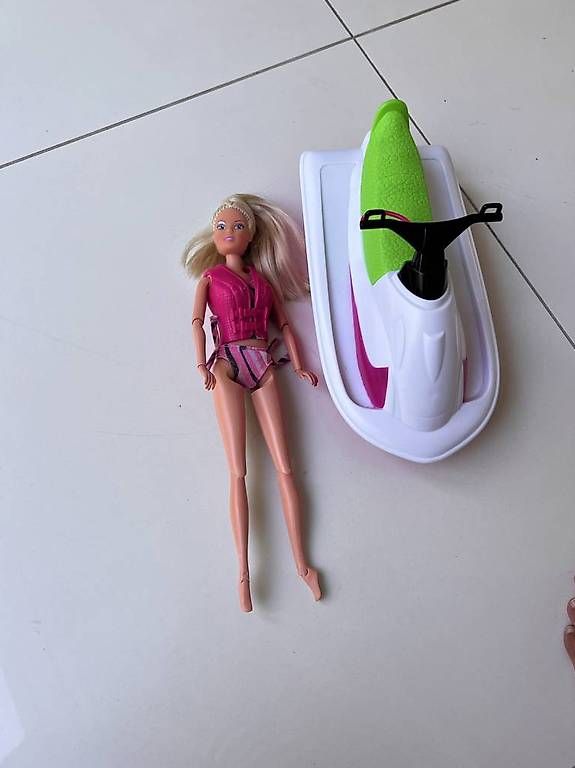 Giocattoli: Barbie en jet-ski – Usato da Epalinges venduto da Kallem 1