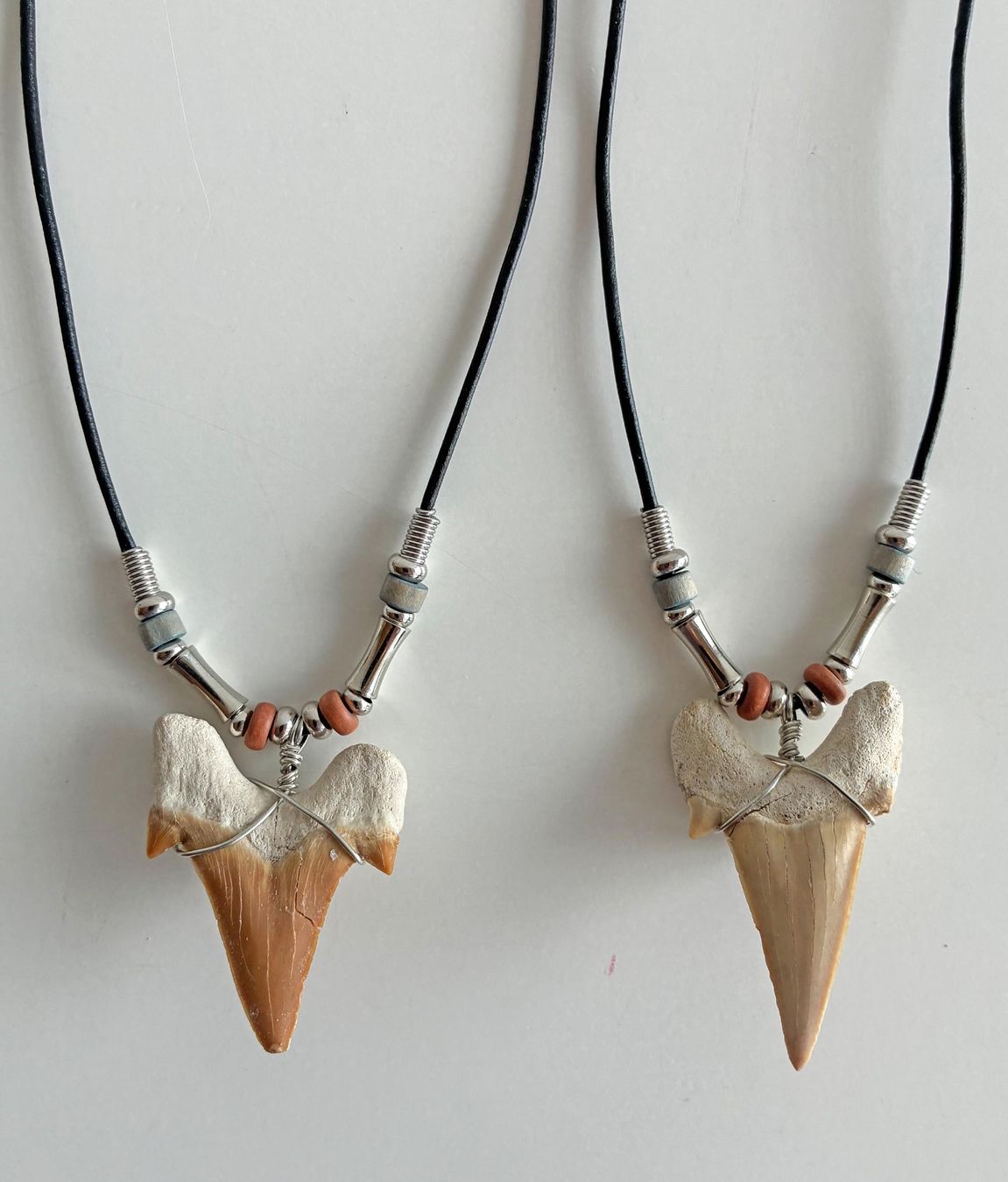 Catenine: Kette mit grossen Haifischzahn – Usato da Bäretswil venduto da robsonantik 3