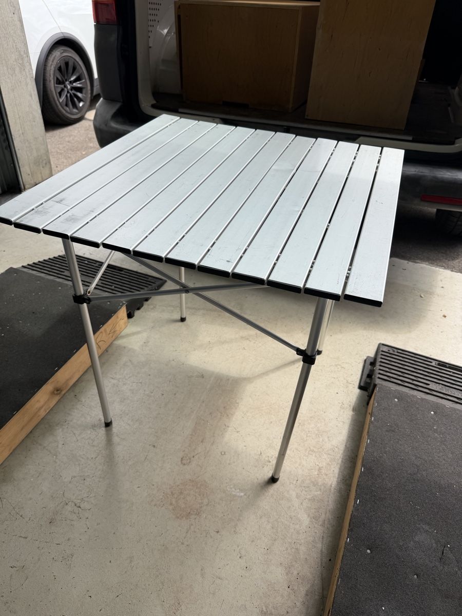 Tables: Camping Klapptisch Aluminium – D'occasion à Beckenried par chef3945