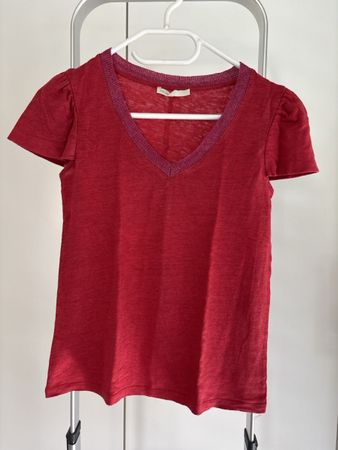 Maje, t-shirt rouge manches  courtes col V pailleté T1