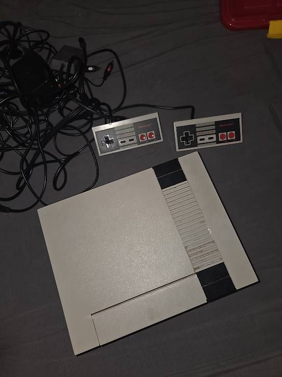 Console: Nintendo + 11 Games, 2 Controller & Ladegerät – Usato da Zürich venduto da jil_pyn9