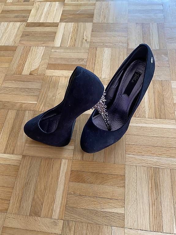 Scarpe da donna: Tacchi neri – Usato da Massagno venduto da lad_cv7t