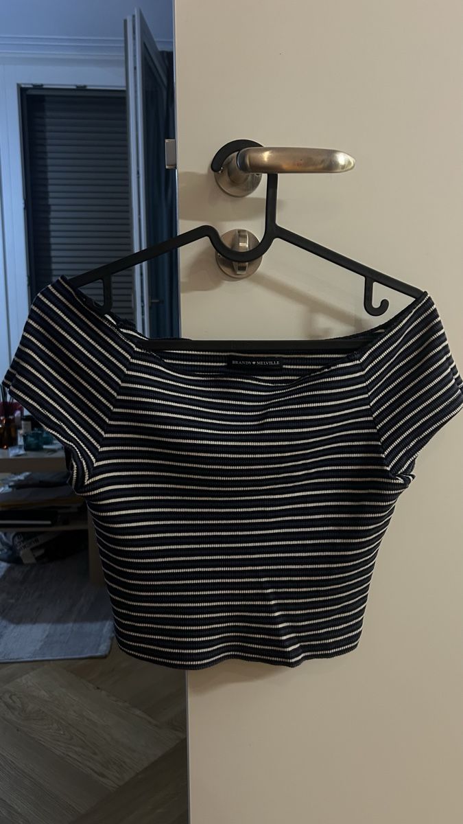 Brandy Melville Top: Brandy Melville top – Usato da Zürich venduto da gol_zrr2