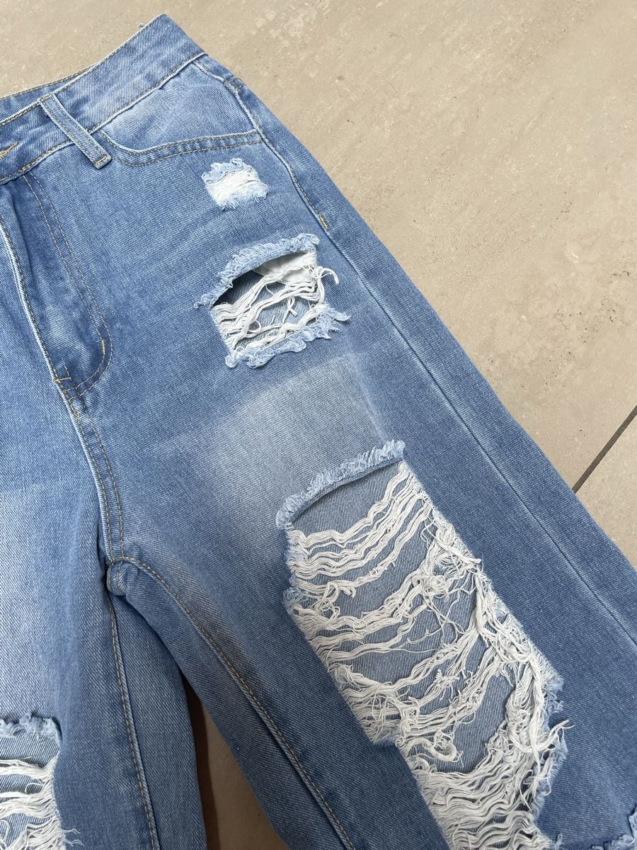 Jeans: Wide Leg Jeans mit Rissen – Nuovo (secondo la descrizione) da Sigriswil venduto da ck56 1