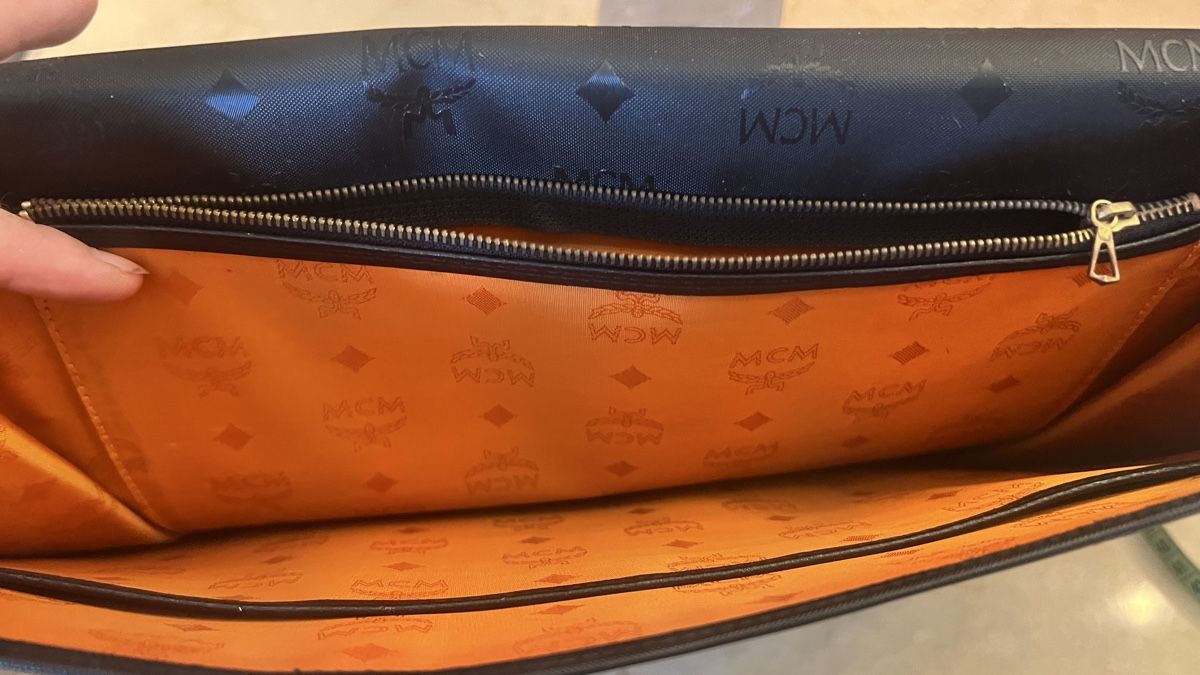 Mcm Valigie & Borse: MCM Akten Tasche Schwarz Monogramm Leder Klappe – Nuovo (secondo la descrizione) da Zürich venduto da Raudele 2
