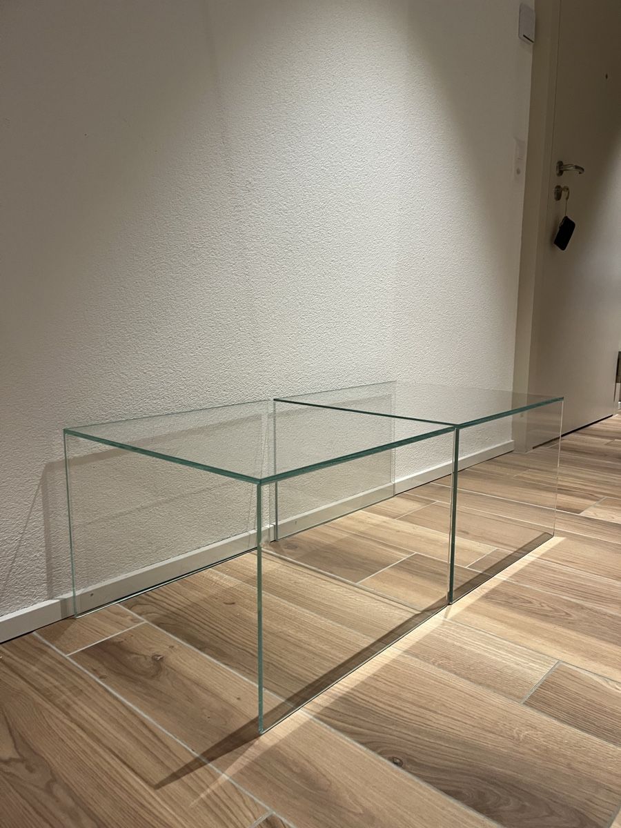 Nachttische: Zwei Nacht oder Couchtischeaus Glas – Gebraucht aus Zürich von son_y65d 1