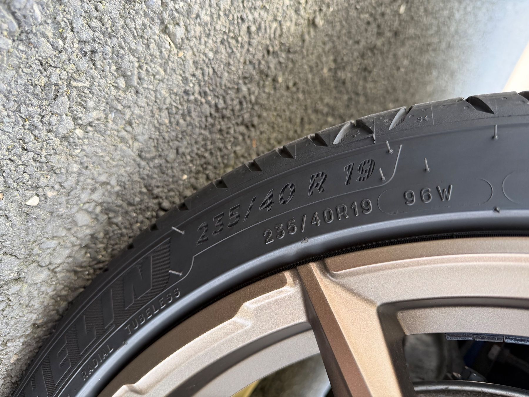 Volvo Pneus & Kompletträder: CMS - C33 - bronze 8x19 – Gebraucht aus Ruggell von Lsgamerfl 4