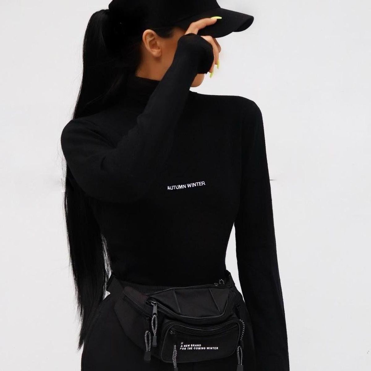 Zara Tops: Pull noir – Gebraucht aus Concise von Lae99