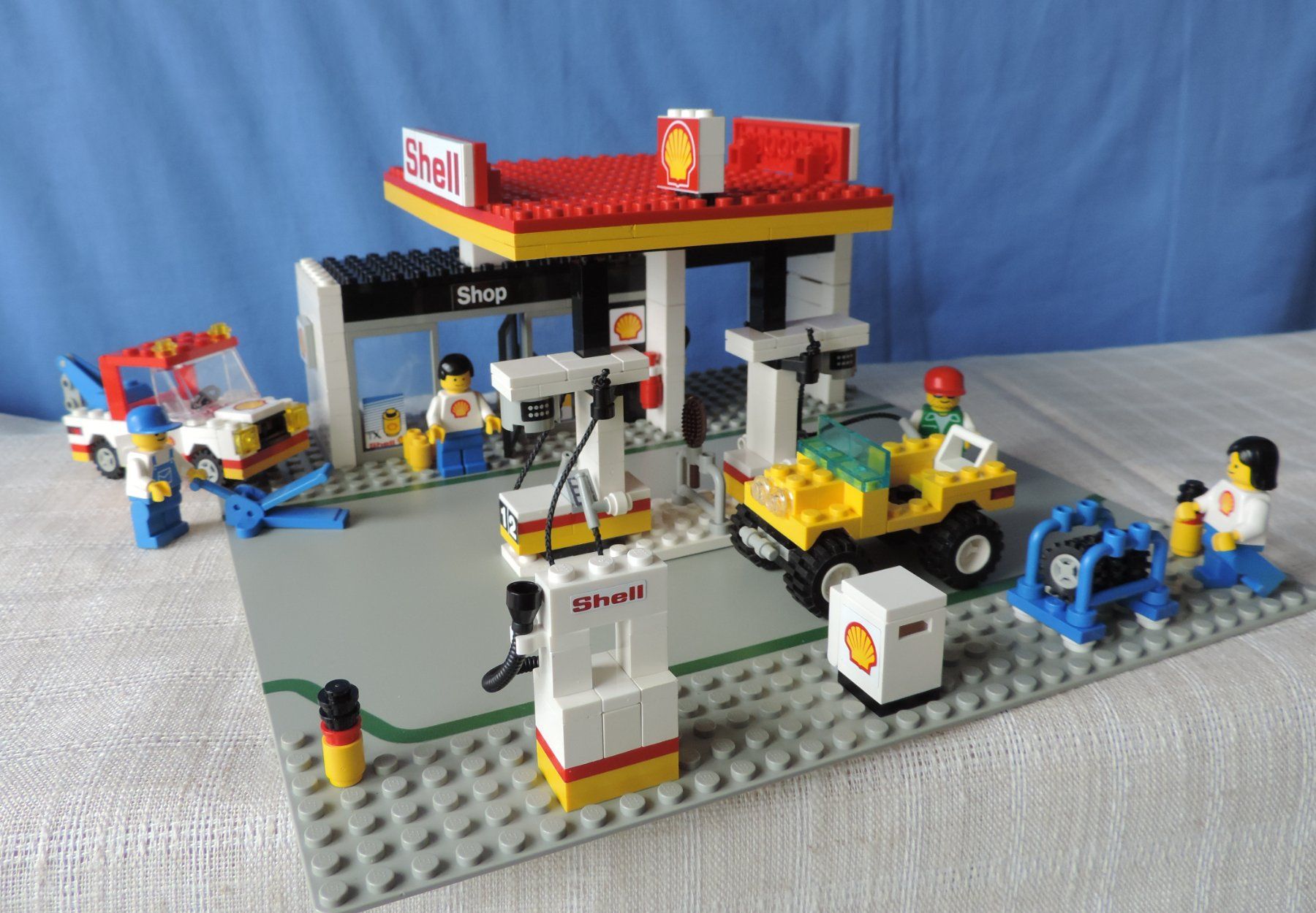 Lego Giocattoli: Shell Tankstelle, Set 6378 + Trail Ranger, Set 6514 – Usato da Burgdorf venduto da ursla50