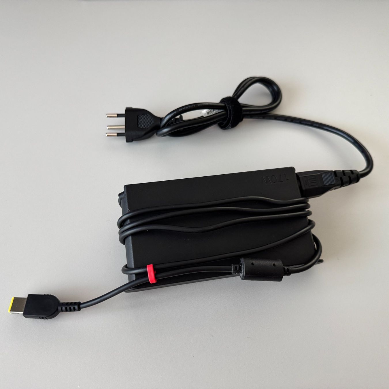 Lenovo Caricabatterie: Lenovo ThinkPad Netzteil 170W Adapter Original - CH Stecker – Usato da Zürich venduto da tudor