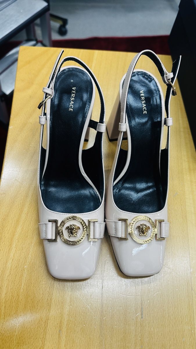 Versace Scarpe da donna: Versace Pumps – Nuovo e nell'imballaggio originale da Lachen SZ venduto da HelvetiaLuxury 3